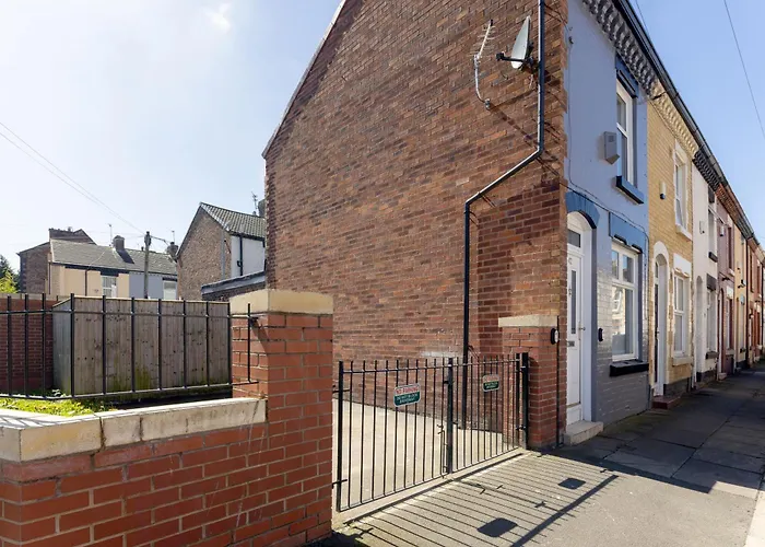 Gorst House - Air Host & Stay - Free Parking