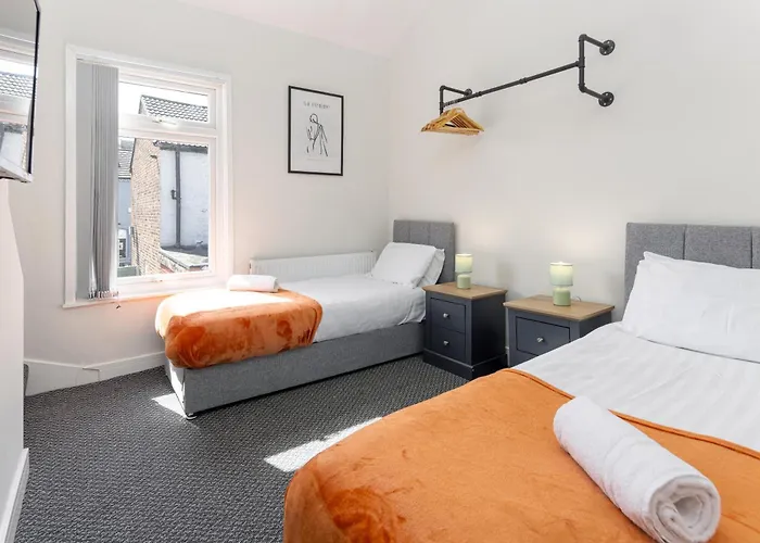 Gorst House - Air Host & Stay - Free Parking